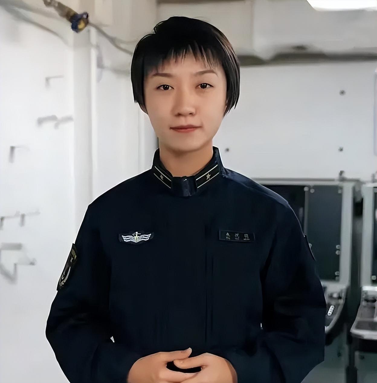 辽宁舰干部，引领与担当，辽宁舰干部，引领航程，担当重任