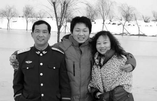 丁晓兵子女之谜，一位英雄将领的家庭故事，丁晓兵家庭之谜，英雄将领的子女故事