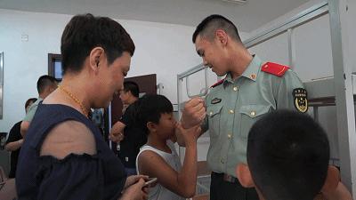 国宾护卫队训练场面纪实，国宾护卫队训练纪实，锻造荣誉与精神的锤炼场