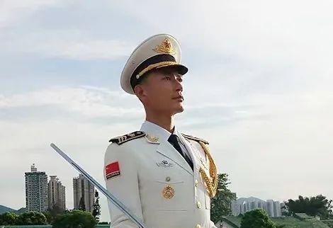 男生身高180能否进入仪仗队？探究身高与仪仗队选拔标准，男生身高180能否进入仪仗队？揭秘身高与仪仗队选拔标准的关联