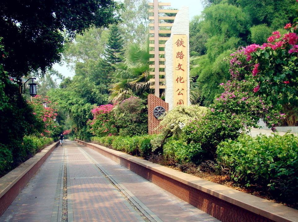 厦门和平码头停的是军舰吗？——探寻厦门海港的历史与现状，厦门和平码头停泊军舰揭秘，厦门海港的历史与现状探寻