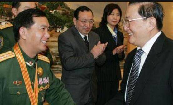 丁晓兵将军与儿子丁陶,两代军人的荣耀与传承,两代军人的荣耀传承,丁晓兵将军与儿子丁陶的故事