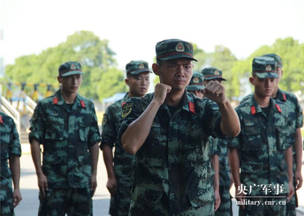 武警部队士官礼服图片，荣耀的象征与时代的印记，武警部队士官礼服，荣耀与时代的象征图片