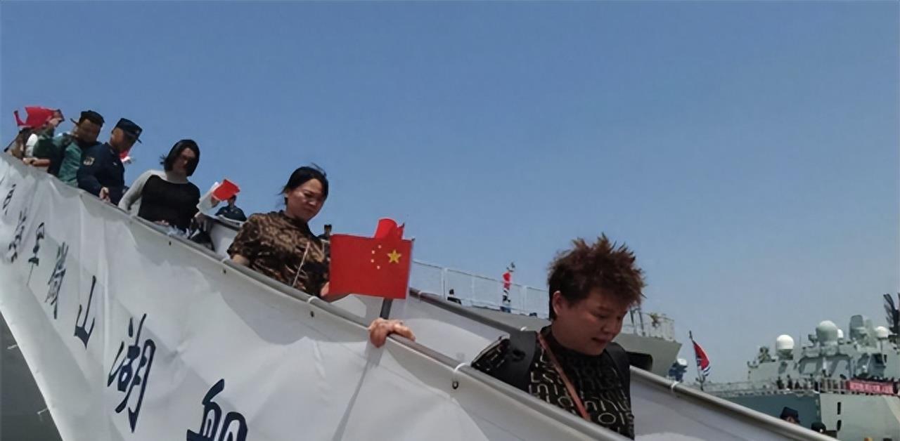 南宁舰下水，揭幕中国海军新时代的里程碑，南宁舰下水，中国海军新时代的启航里程碑