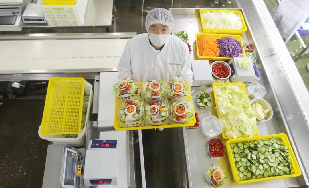 今天晚上是否再次品尝了KFC的美食？，今晚是否再度享受KFC美味佳肴？