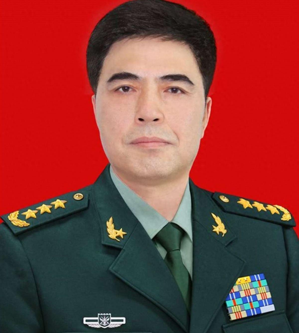 西部战区张旭东的父亲，一位令人敬佩的军人家庭背后的故事，军人家庭背后的故事，西部战区张旭东的父亲令人敬佩的军旅传承之路