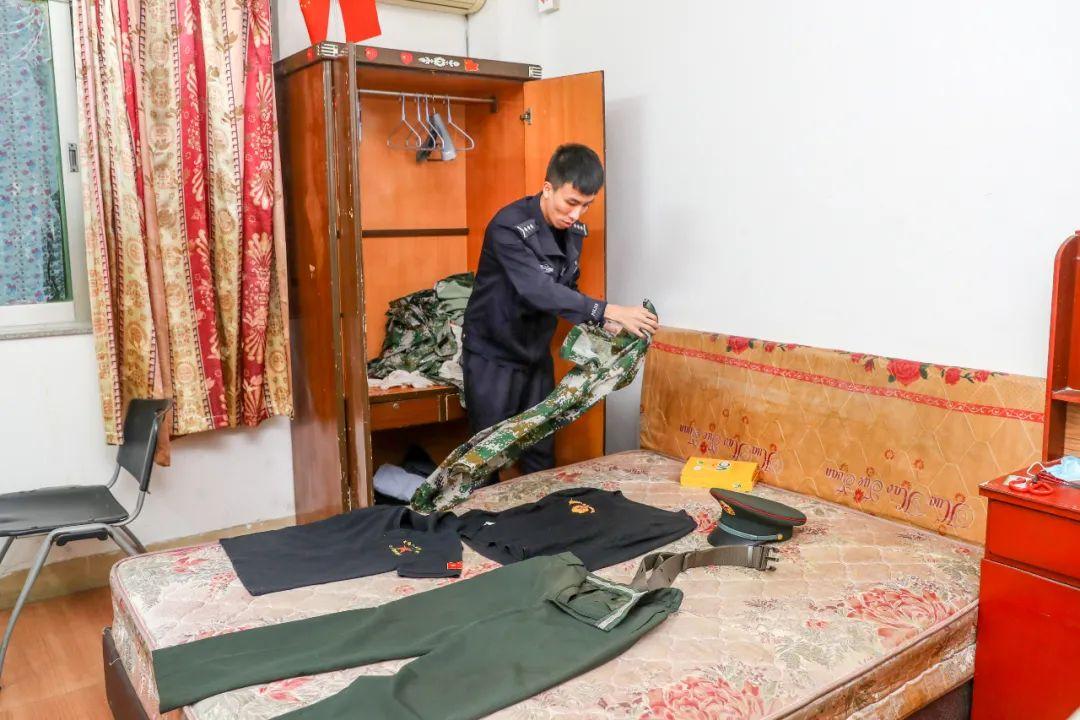 现役军服的多维解读，从几几式看中国军服的演变，现役军服多维解读，中国军服演变历程揭秘，从几几式看变迁