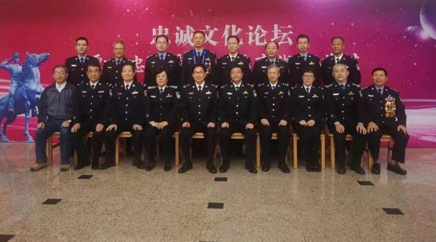 庆祝七十年辉煌成就，歼-20展翅翱翔于阅兵盛典，庆祝七十年辉煌成就，歼-20展翅阅兵盛典，翱翔蓝天展国威