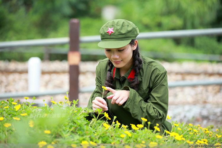 65式军装女兵大花，时代的印记与历史的记忆，时代的印记与历史的记忆，65式军装女兵大花风采