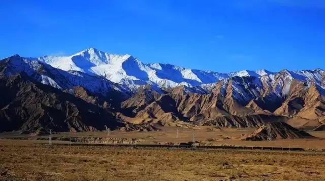 昆仑山剪影，探寻神秘之地的壮丽风采，昆仑山剪影，探寻神秘壮丽的自然奇观