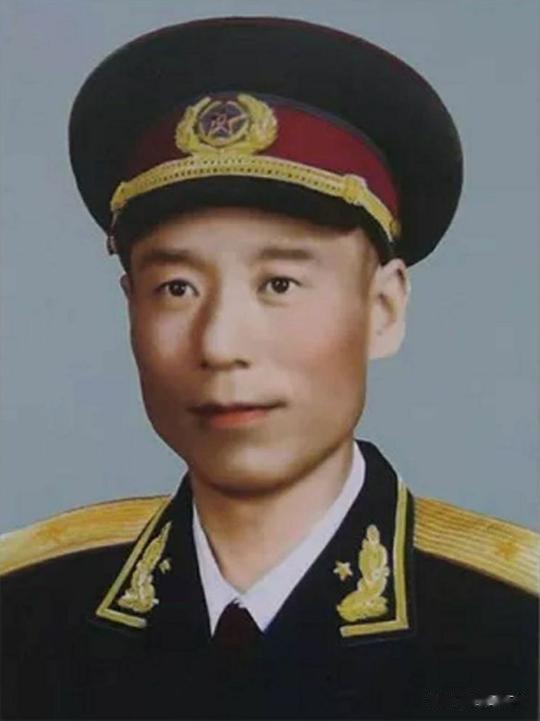 揭秘中国陆军中的英勇之师，一位来自第十二集团军的将军的传奇故事，揭秘中国陆军英勇之师，第十二集团军传奇将军的故事