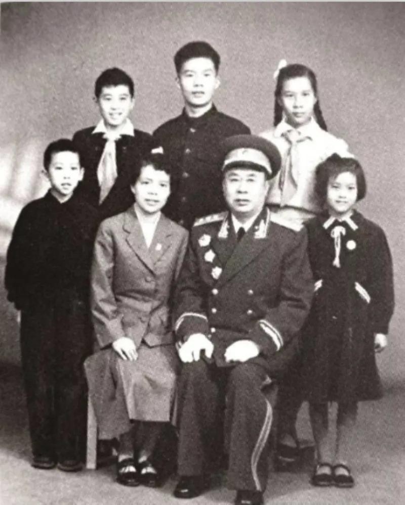 辽宁舰参谋长级别解析，辽宁舰参谋长的级别解析