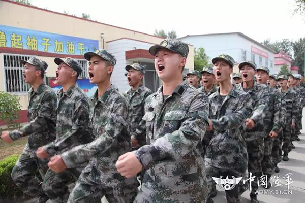 陆军新兵连为何时长六个月，深度探究其背后原因，陆军新兵连时长六个月的背后原因深度探究