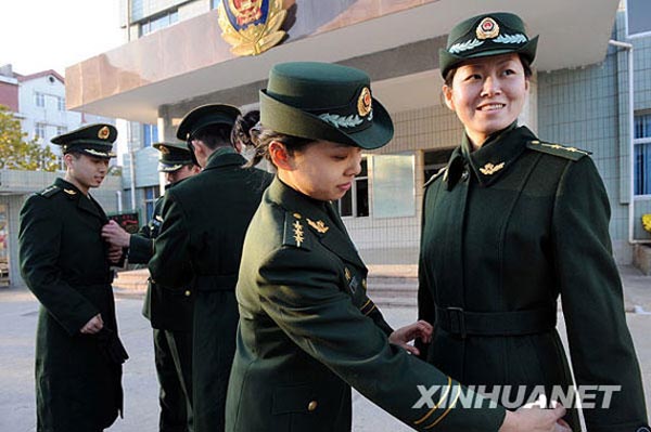 武警常服大衣图片，展现军威与荣耀的象征，武警常服大衣图片，军威与荣耀的展现