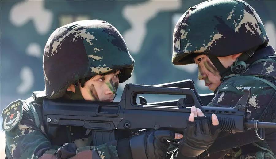 中国女特种兵冯霞传奇小说，荣耀征途，中国女特种兵冯霞的传奇征途，荣耀之路