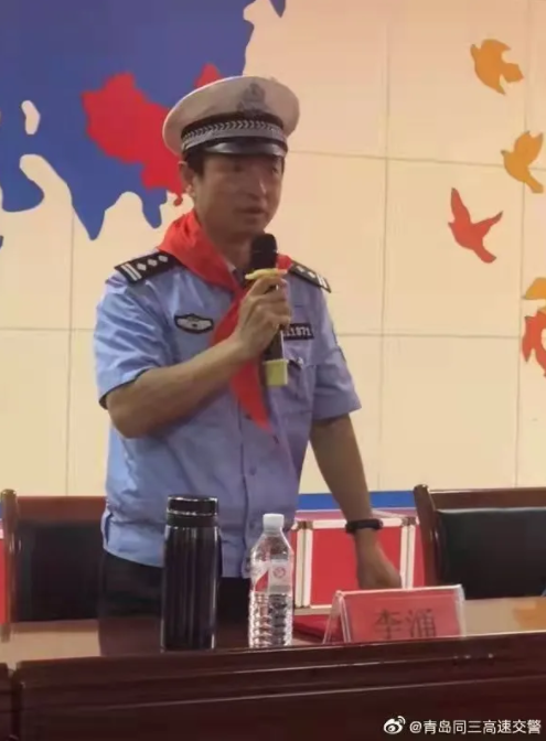 祁发宝与李涌，交警领域的英勇模范，祁发宝与李涌，交警领域的英勇典范