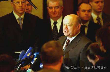 国防部部长被免职原因深度分析，国防部部长被免职原因深度探究