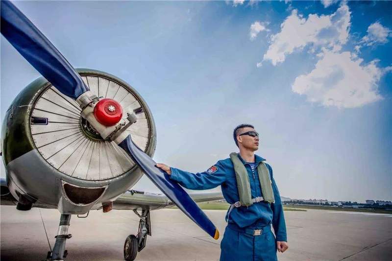 高中飞行员招飞要求，探索航空领域的入门标准，高中飞行员招飞要求揭秘，航空领域的入门标准探索