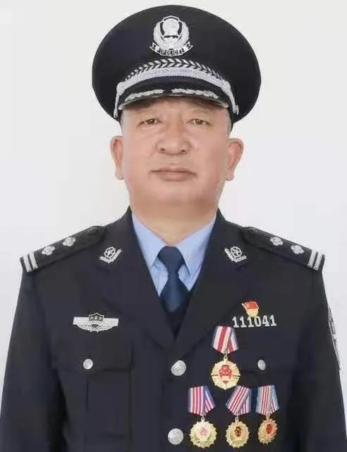 一等功退伍能否进入公安局，解析军人转业与公安系统的衔接问题，一等功退伍军人的公安系统安置解析，转业衔接与公安系统的融合之路