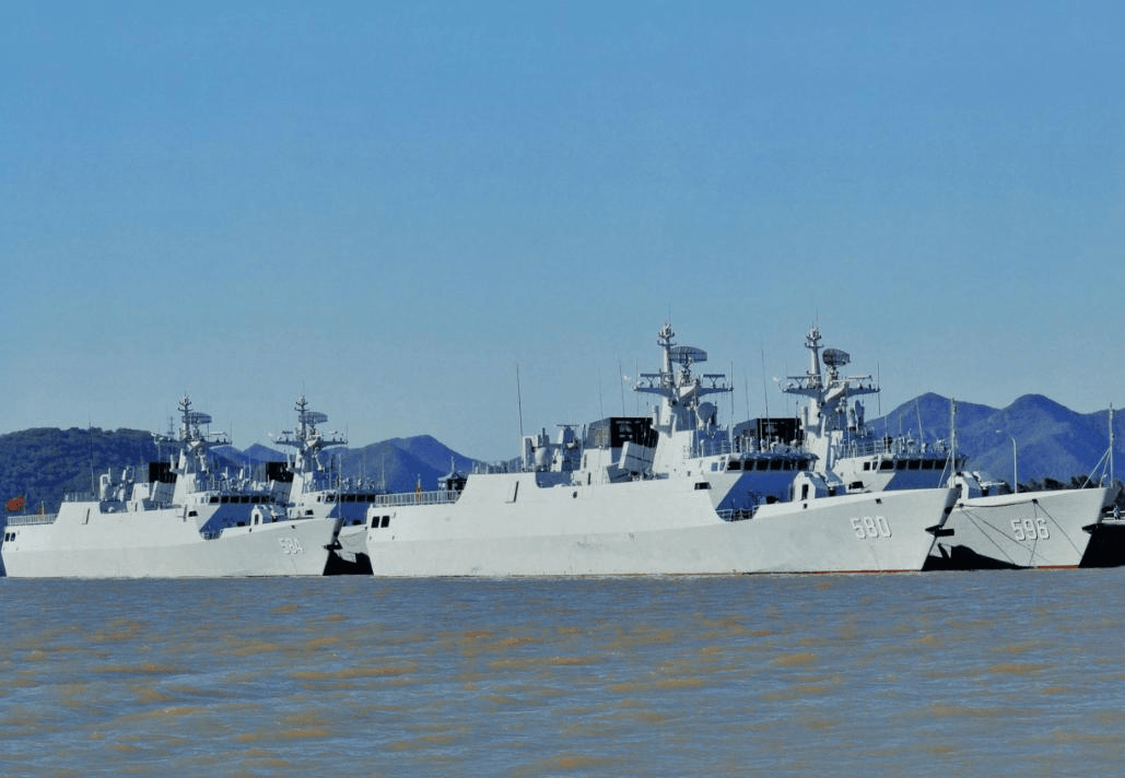 中国海军一年退役22艘056型护卫舰，转型与力量的重塑，中国海军重塑力量，一年退役22艘护卫舰转型之路