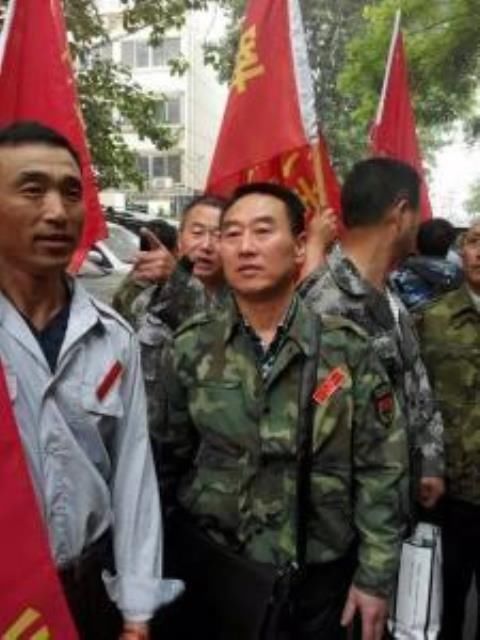 志愿兵与士官，职责与身份的深度解析，志愿兵与士官，职责与身份的全面解读