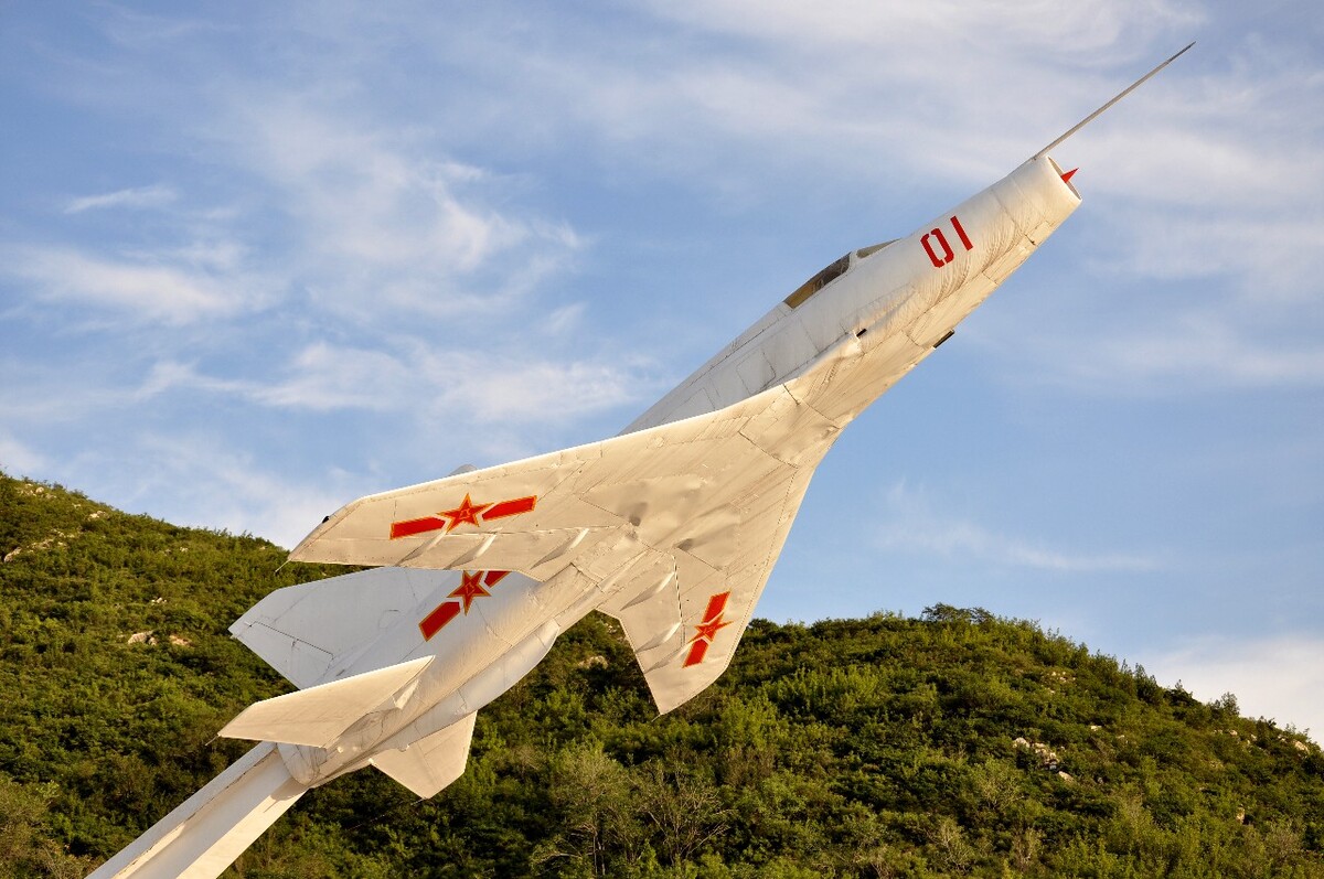 歼-12战斗机武器系统深度解析，歼-12战斗机武器系统全面解析