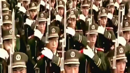 阅兵仪式上走在最前面的三个人身份揭秘，阅兵仪式引领者三人身份揭秘