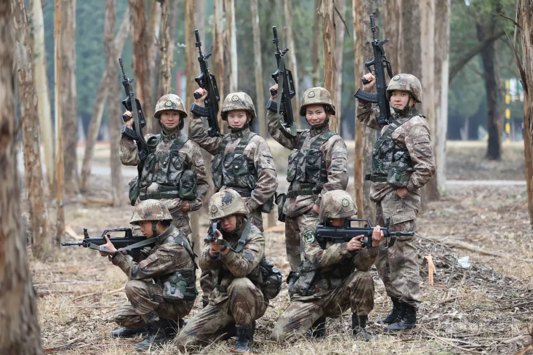 中国女特种兵功绩，英勇无畏，铸就辉煌，中国女特种兵，英勇铸就辉煌功勋