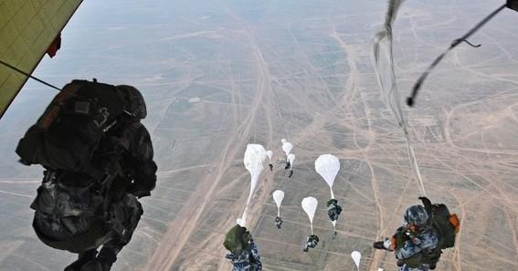 空降兵第十五军著名英雄，英勇无畏的传奇人物，传奇英雄，空降兵第十五军英勇无畏的战士风采