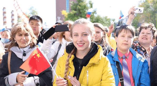 中俄通婚，跨越文化与地域的联姻，中俄通婚，跨越文化与地域的浪漫联姻