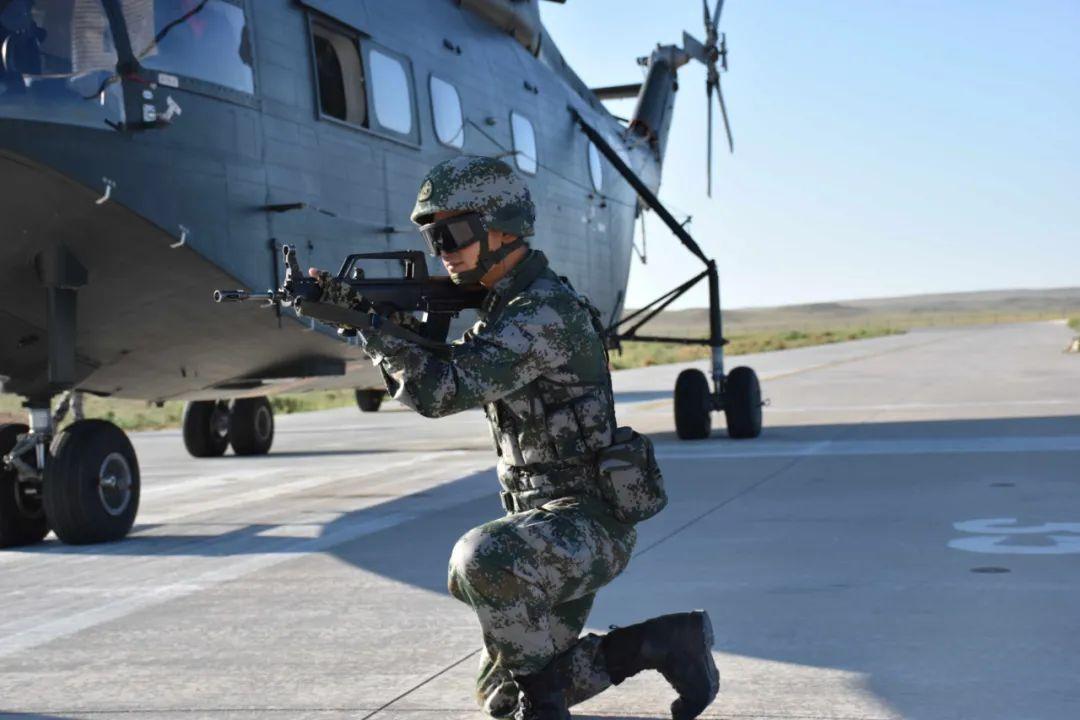 朱日和阅兵部队，展现中国力量的坚定步伐，朱日和阅兵部队，坚定展现中国力量步伐