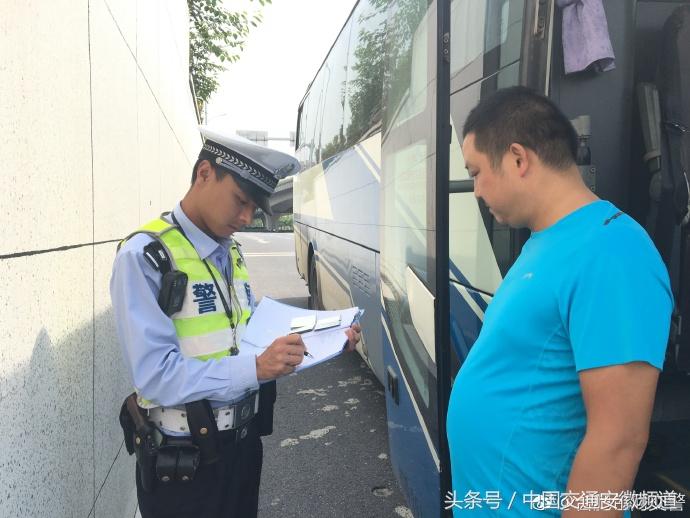 合肥舰护航，展现中国海军力量与担当，合肥舰护航显华章，中国海军的力量与担当