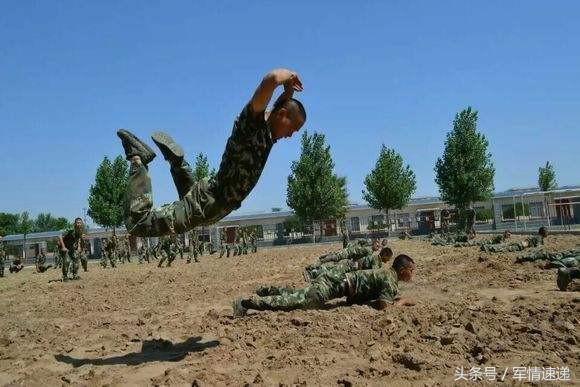 当兵的日常训练，磨砺意志，锻造钢铁之师，当兵日常训练，锤炼意志，锻造钢铁军团