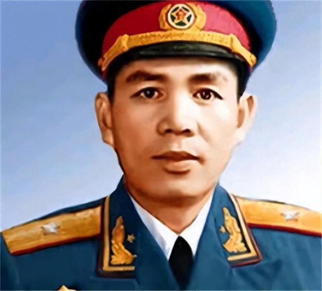 丁盛将军与丁晓兵，两代军人的荣耀与传承，丁盛将军与丁晓兵，两代军人的荣耀与精神的传承