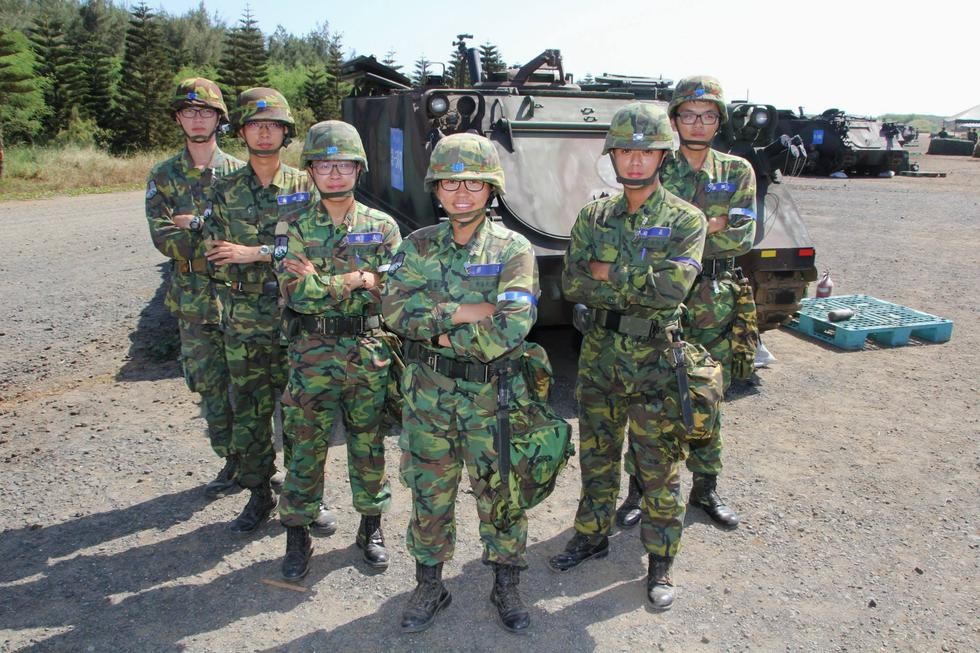 解放军和陆军一样吗?解析中国人民解放军陆军的角色与重要性,中国人民解放军陆军的角色与重要性解析,解放军与陆军的关系探讨