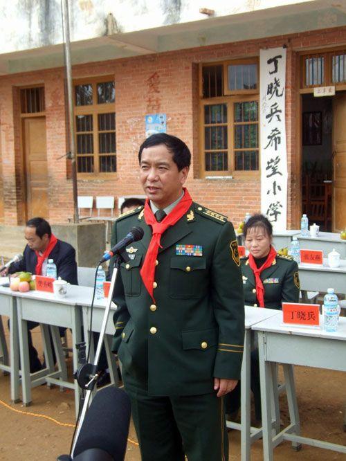 丁晓兵的军人世家背景，荣耀的传承与责任的担当，丁晓兵，军人世家荣耀的传承与责任担当