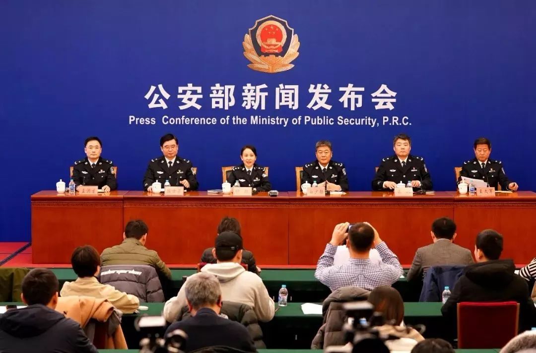 新闻发布会的新闻来源，探究其背后的信息获取与验证过程，新闻发布会信息源揭秘，背后的信息获取与验证全程探究