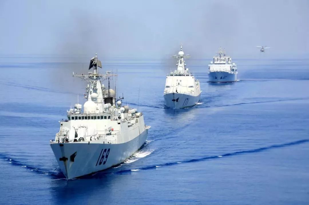 海军70周年庆典，回顾与前瞻，海军70周年庆典，回顾辉煌历程，前瞻未来篇章
