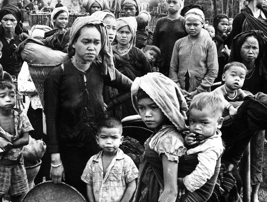 中国女兵在越南，图片背后的故事与俘虏的真相，中国女兵在越南，图片背后的故事与俘虏真相揭秘