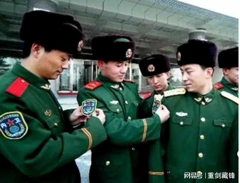 武警常服配饰，传统与现代的完美结合，武警常服配饰，传统与现代的完美融合