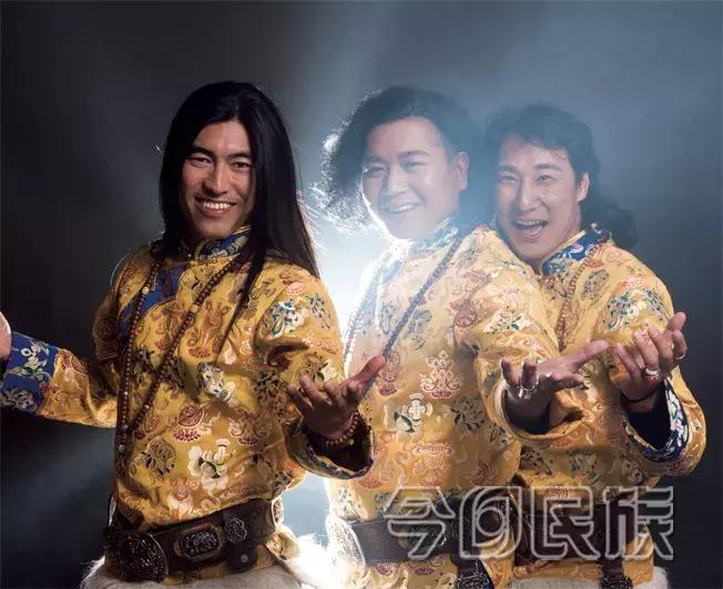 向往神鹰，亚东的传奇歌唱之旅，亚东的传奇歌唱之旅，向往神鹰的歌唱之旅