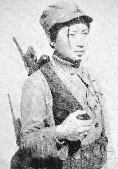 女兵扎军用武装带，力量与荣耀的象征，女兵扎军用武装带，力量与荣耀的彰显