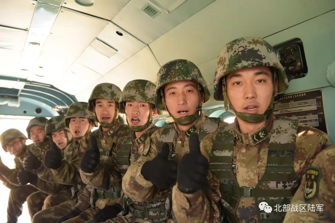 俄核潜艇若跨越备战美军开火，战略博弈下的潜在风险分析，俄核潜艇备战美军，战略博弈下的潜在风险分析