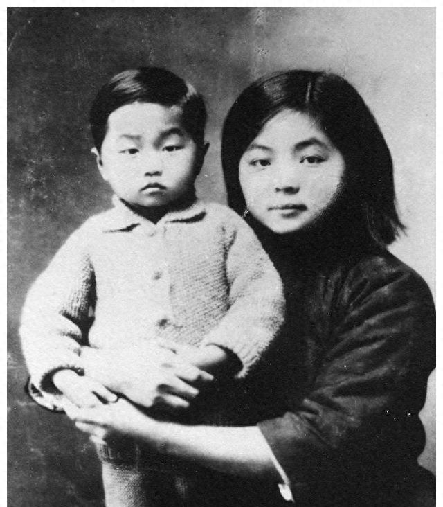 阅兵仪式，从十五载前的辉煌到新时代的展现——2015年与2019年阅兵对比，阅兵仪式变迁，从辉煌十五载到新时代的展现——2015年与2019年阅兵对比