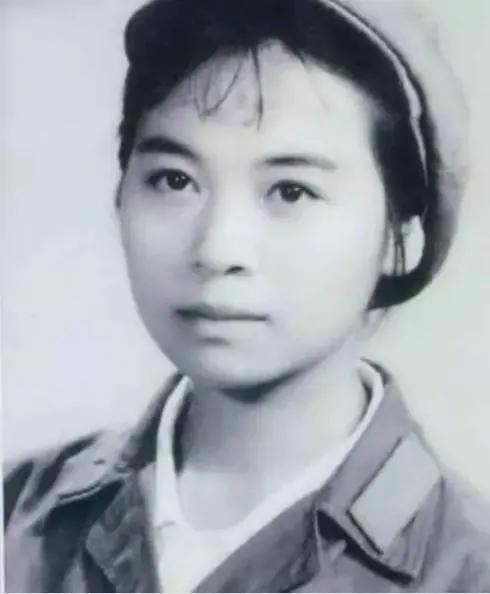 秦基伟将军夫人简介，一位伟大的女性，永恒的传奇，秦基伟将军夫人，伟大女性，永恒传奇的生平简介
