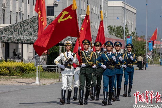 庆祝辉煌历程，聚焦2019周年阅兵中的女民兵方队，女民兵方队闪耀2019周年阅兵，辉煌历程的庆祝