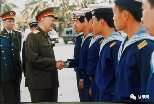 中国人民解放军海军肩章,荣耀的象征与力量的展现,中国人民解放军海军肩章,荣耀与力量的标志