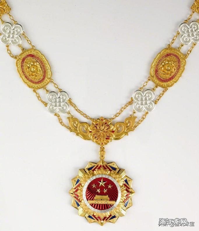 国家勋章,纯金打造还是多元材质的象征?,国家勋章,材质背后的象征意义探究