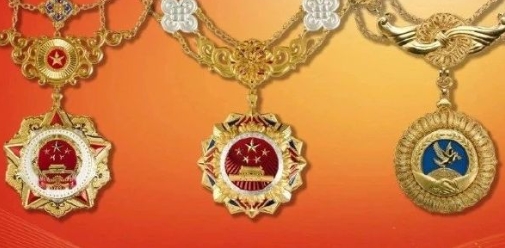 国家勋章,纯金打造还是多元材质的象征?,国家勋章,材质背后的象征意义探究