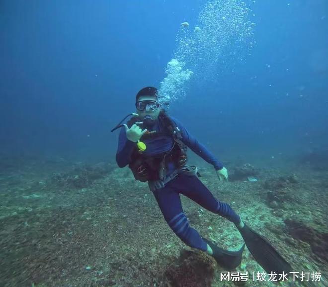 潜水打捞，探索深海，追寻失落的宝藏，深海探索，潜水打捞，追寻失落宝藏之旅